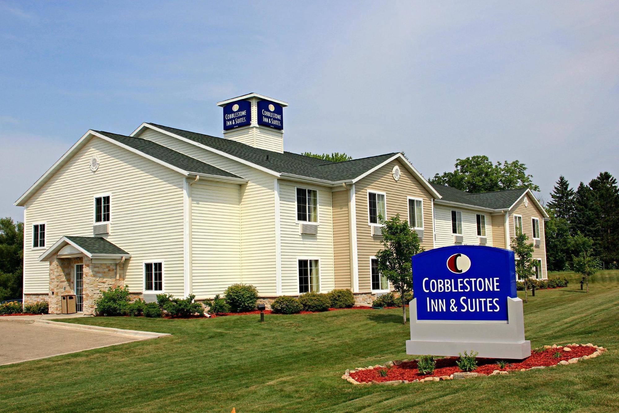 Cobblestone Inn&Suites - Clintonville Esterno foto