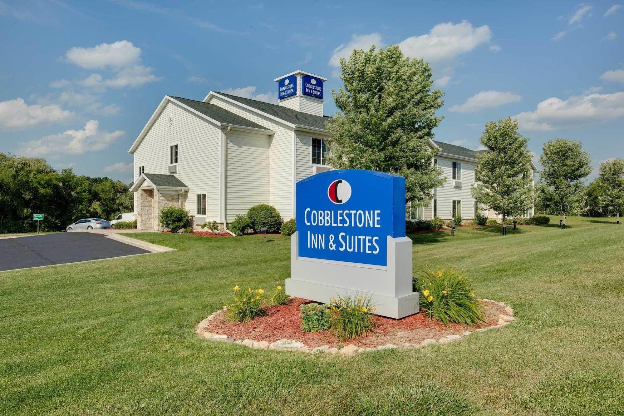 Cobblestone Inn&Suites - Clintonville Esterno foto