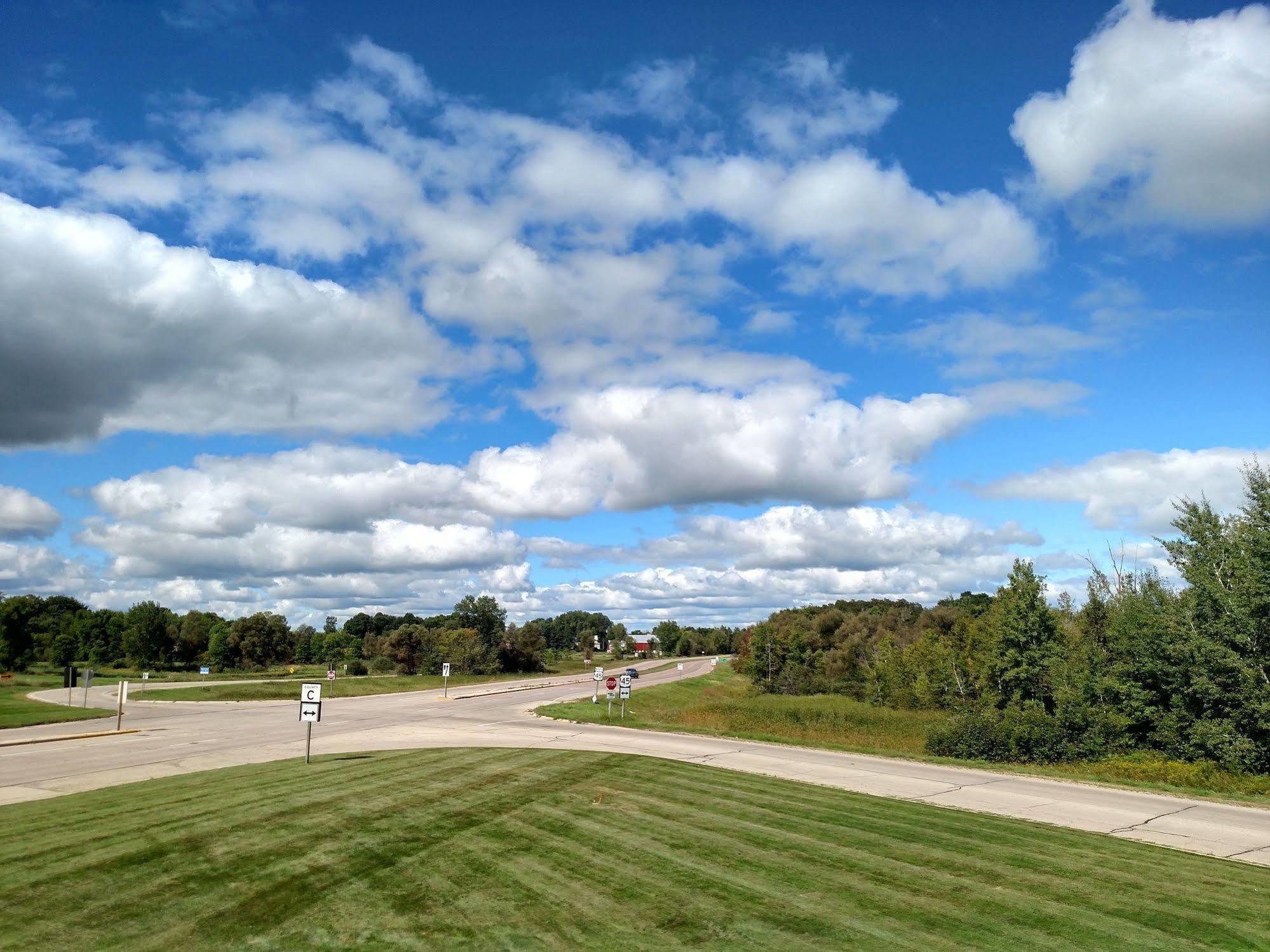 Cobblestone Inn&Suites - Clintonville Esterno foto