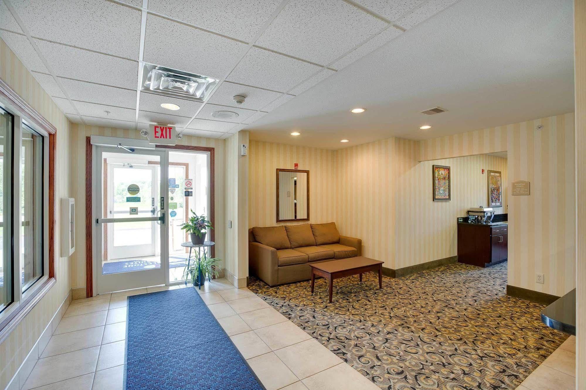 Cobblestone Inn&Suites - Clintonville Esterno foto